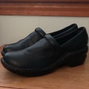 Black Leather Casual Clogs